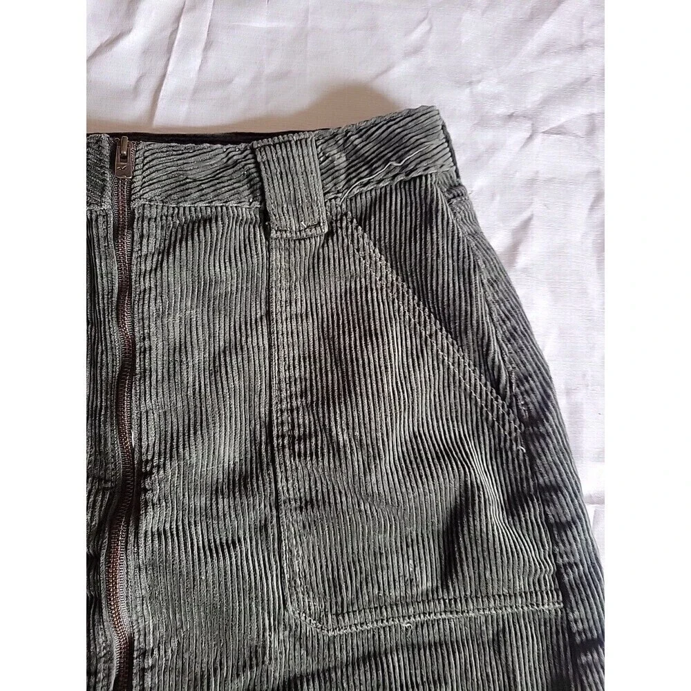 Hollister Dark Green Corduroy Skirt Size 9 Front Zip Junior Ultra High Rise